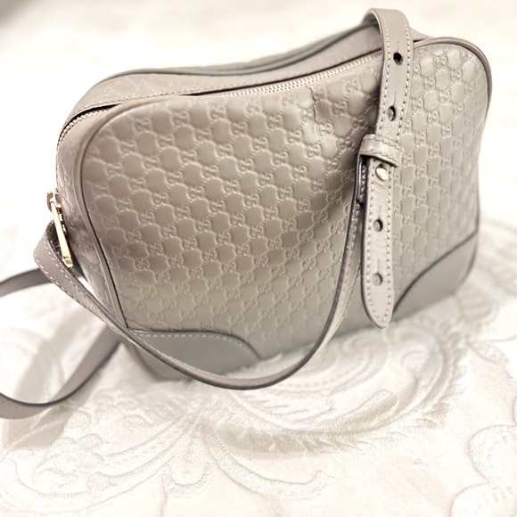 Authentic GUCCI Gray Leather Microguccissima Bree Messenger Camera Crossbody Bag - Picture 1 of 16
